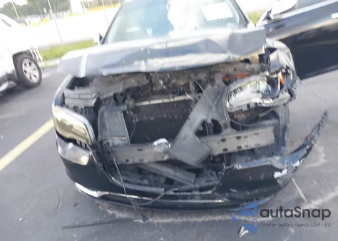 2017 Chrysler 300C z USA, uszkodzony, nr VIN 2C3CCAEG1HH662505